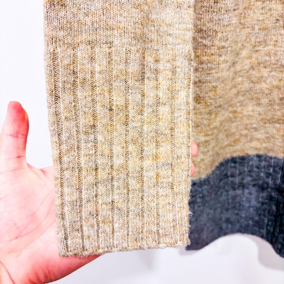REITMANS – Grey & brown colorblock turtleneck knit sweater | Cozy | Medium * - Picture 5 of 9